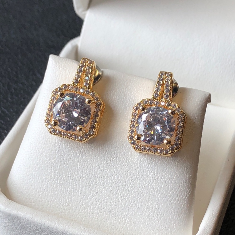 Studs Earrings AAAAA cz Sterling Silver - Picture 2 of 3